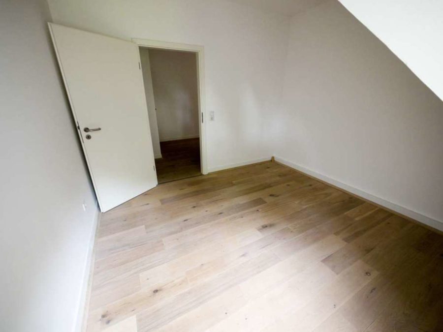 42115 Wuppertal / Brill, Dachgeschosswohnung: vom Eigentümer***luxuriöse Maisonette-Wohnung in ruhiger Lage - Ankleide
