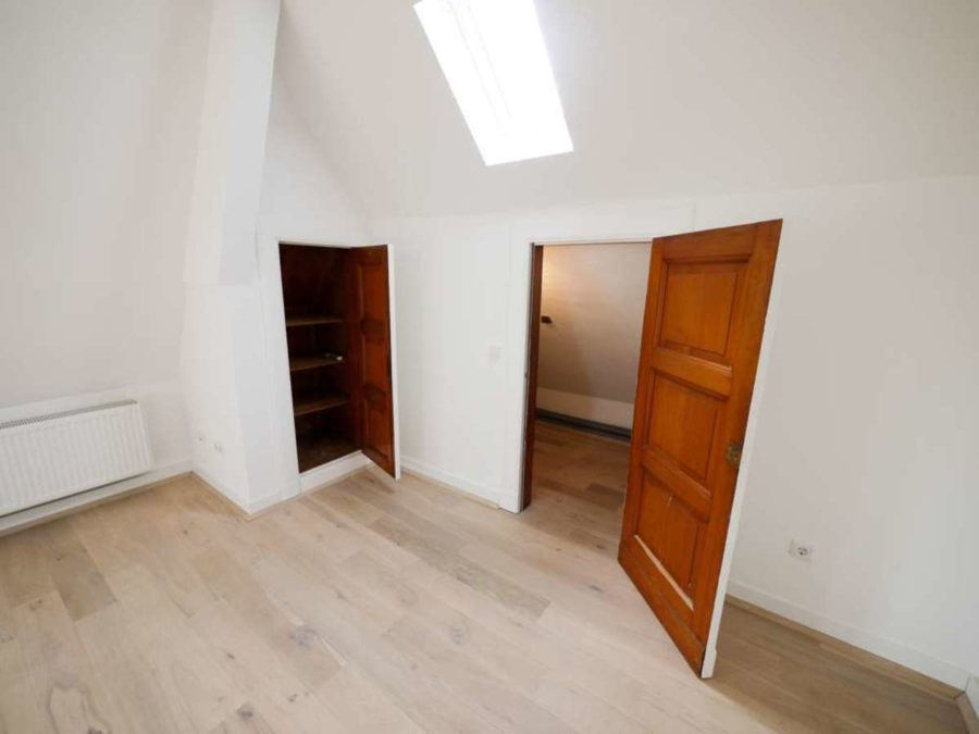 42115 Wuppertal / Brill, Dachgeschosswohnung: vom Eigentümer***luxuriöse Maisonette-Wohnung in ruhiger Lage - Einbauschränke