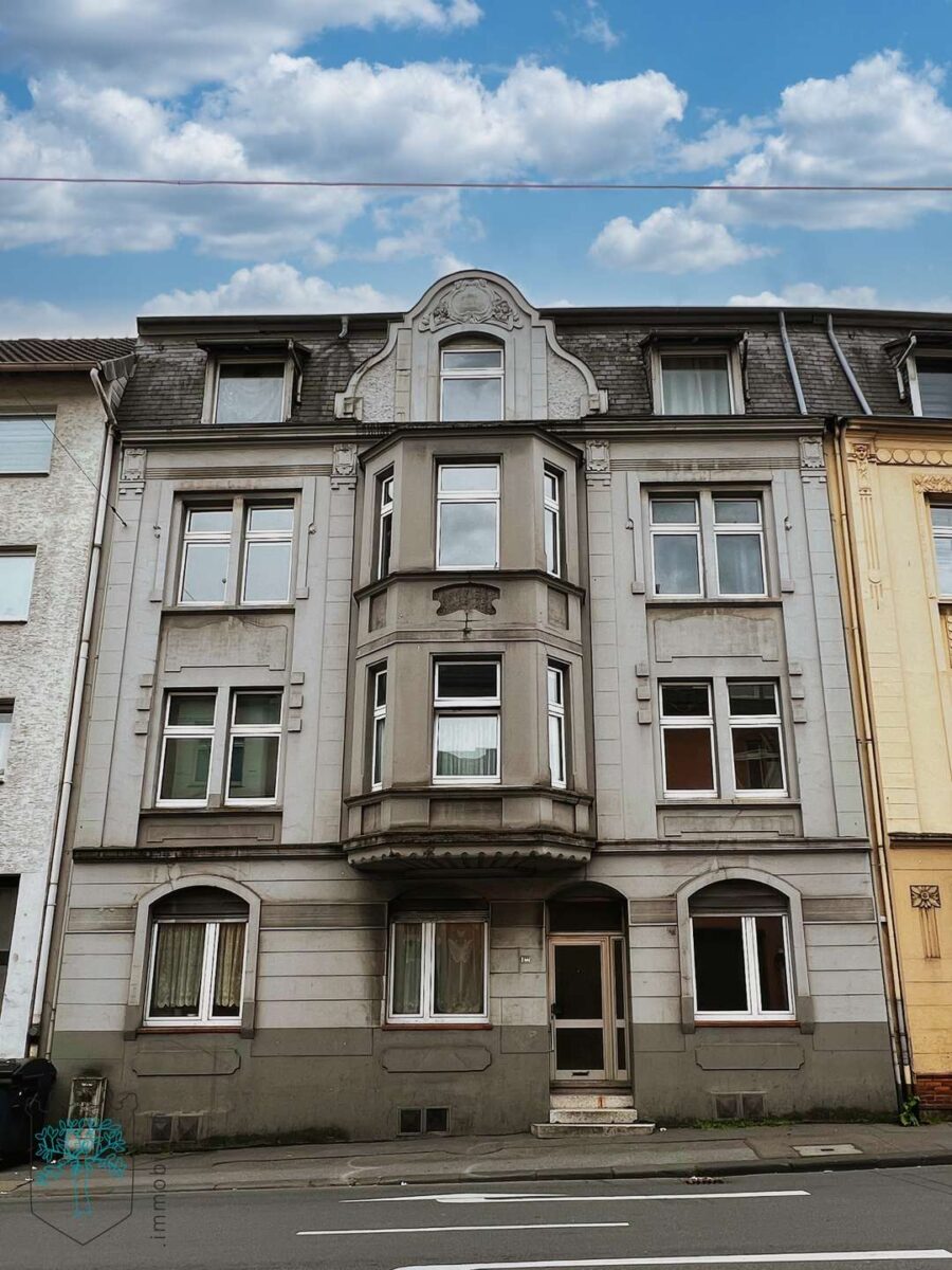 ***Wohnen mit Erker: 3-Zimmer-Altbau mit Balkon ins Grüne, 42281 Wuppertal, Etagenwohnung zur Miete