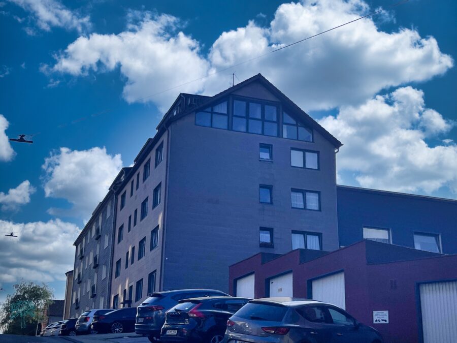 ***Architektenwohnung mit eigenem Stellplatz, 42283 Wuppertal, Etagenwohnung