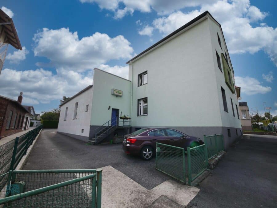 ***Freistehendes Mehrgenerationenhaus + Büroflächen + Lager & ein herrlicher Garten - Bild