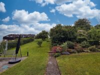 Garten und Nachbargrundstück