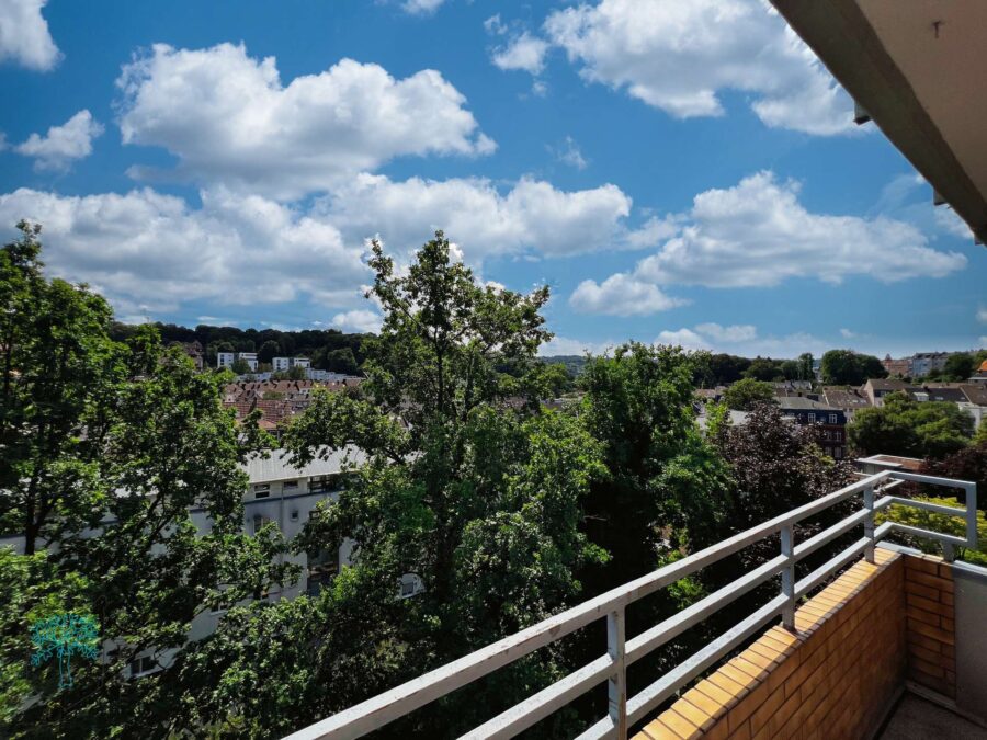 ***Wohnen mit Weitblick und Ruhe – 2-Zimmer-Wohnung mit eigenem Balkon, 42107 Wuppertal, Etagenwohnung